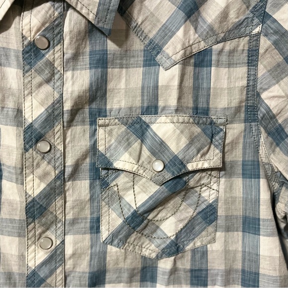 True Religion Short Sleeve Button Up Medium - Picture 3 of 4
